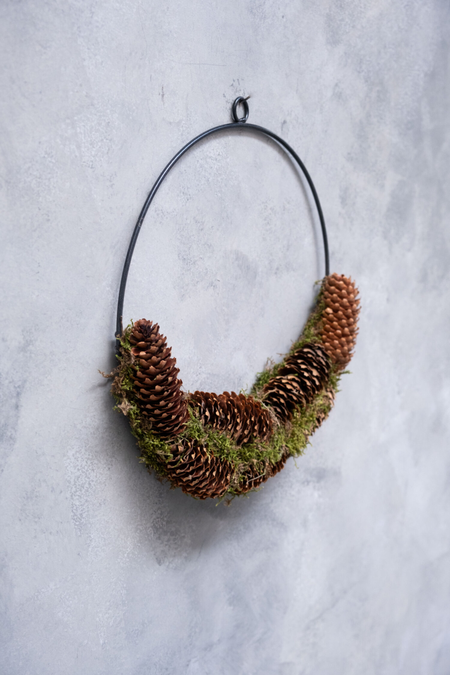 Moss wreath norway spruce half