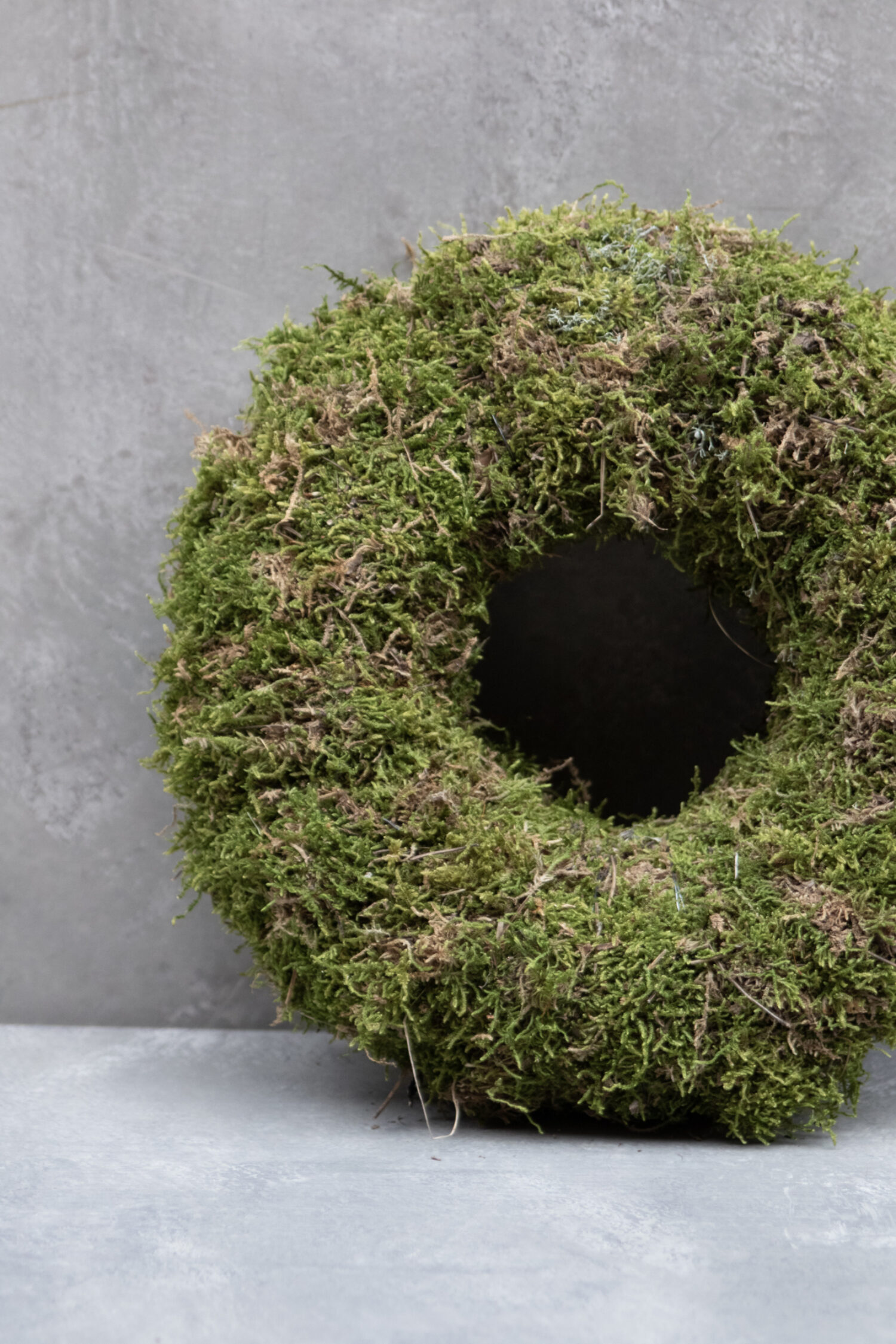 Moss wreath thick