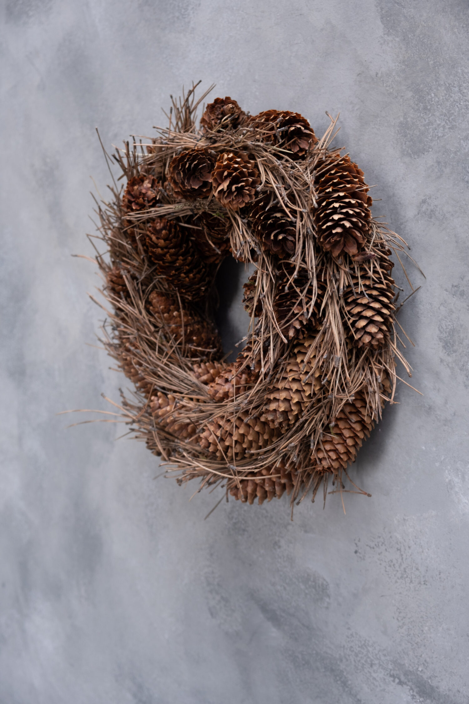 Wreath spruce cones, pineneedles