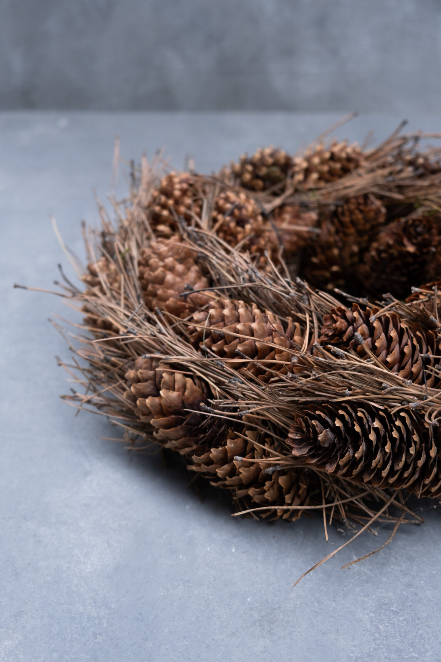 Wreath spruce cones, pineneedles
